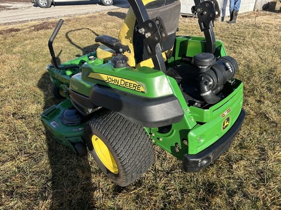 Image of John Deere Z820A equipment image 1