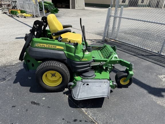Image of John Deere Z820A equipment image 4