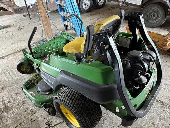 Image of John Deere Z820A equipment image 2