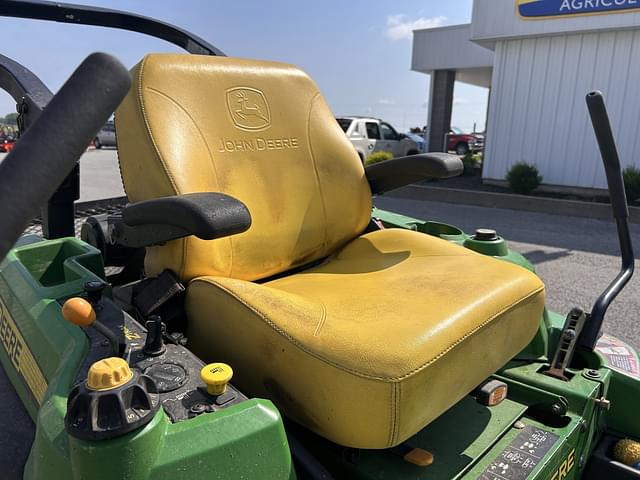 Image of John Deere Z820A equipment image 4