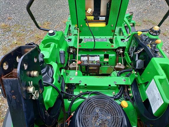 Image of John Deere Z820A equipment image 1