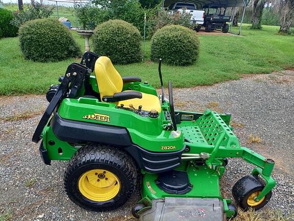 Image of John Deere Z820A equipment image 3