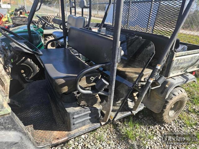 Image of Kawasaki Mule 3010 equipment image 2
