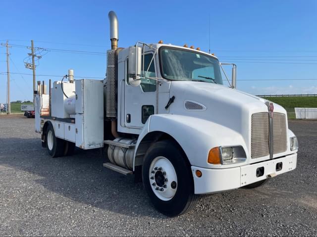 Image of Kenworth T300 equipment image 2