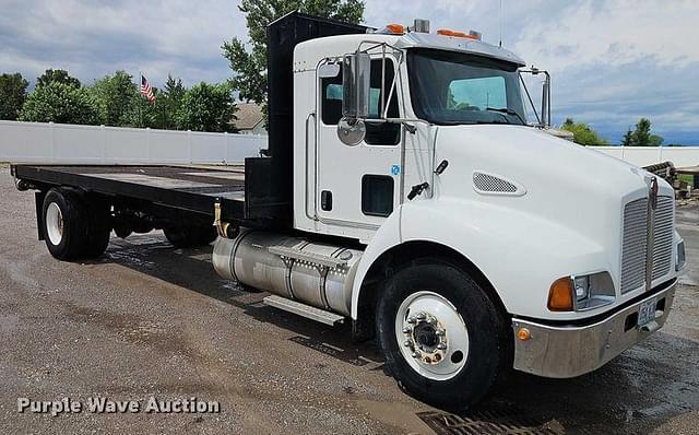 Image of Kenworth T300 equipment image 2