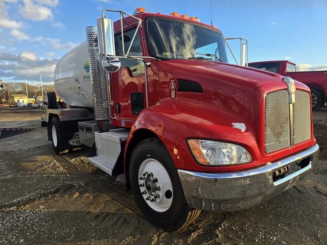 Image of Kenworth T300 equipment image 2