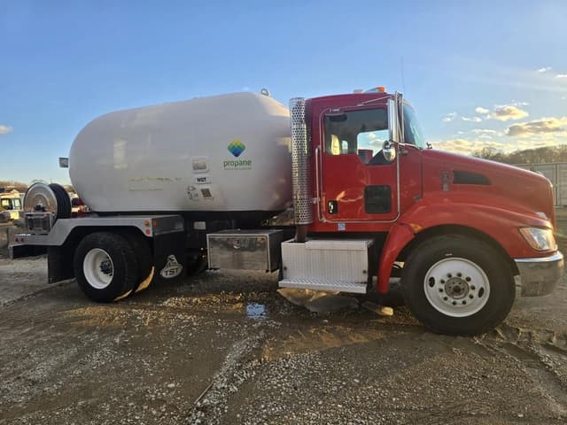 Image of Kenworth T300 equipment image 3