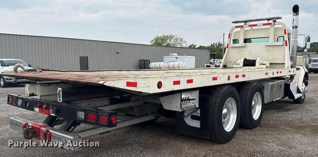 Image of Kenworth T300 equipment image 4