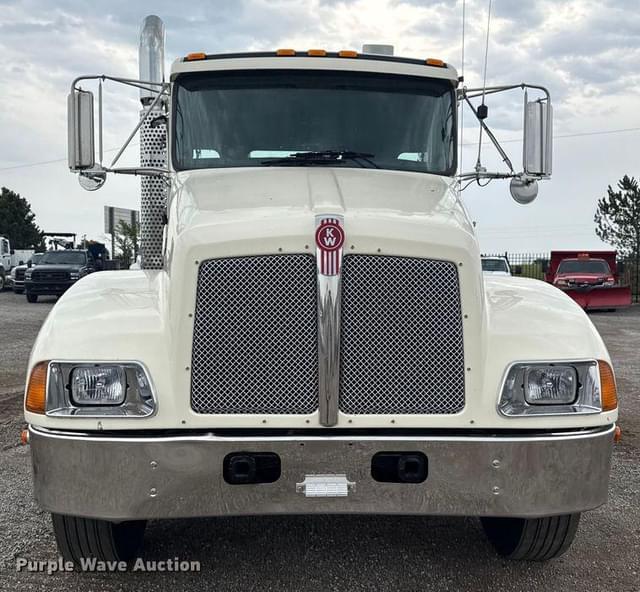 Image of Kenworth T300 equipment image 1