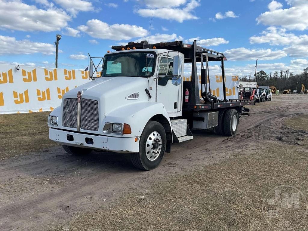 2008 Kenworth T300 Equipment Image0