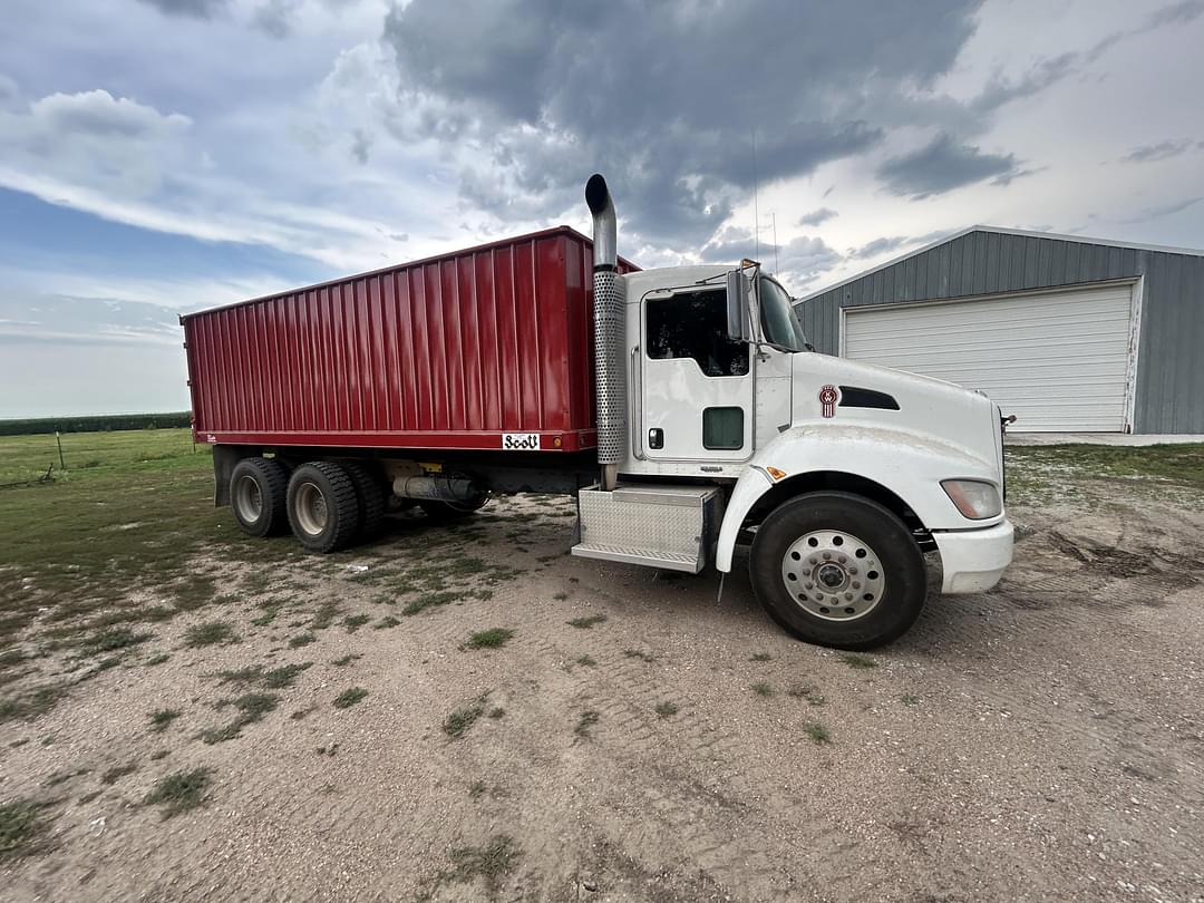 Image of Kenworth T300 Primary image