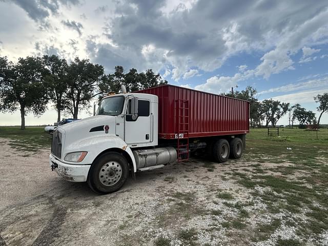 Image of Kenworth T300 equipment image 1