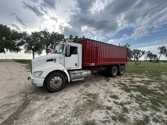 Image of Kenworth T300 equipment image 2