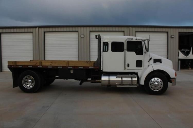 Main image Kenworth T300 1