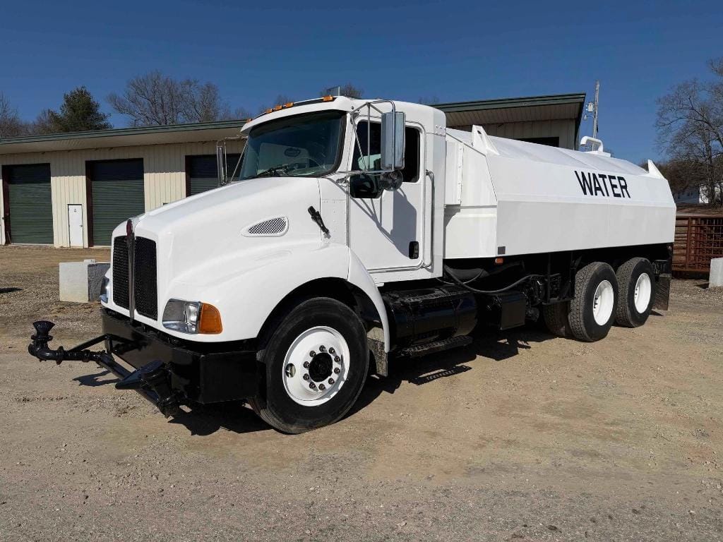 2008 Kenworth T300 Equipment Image0