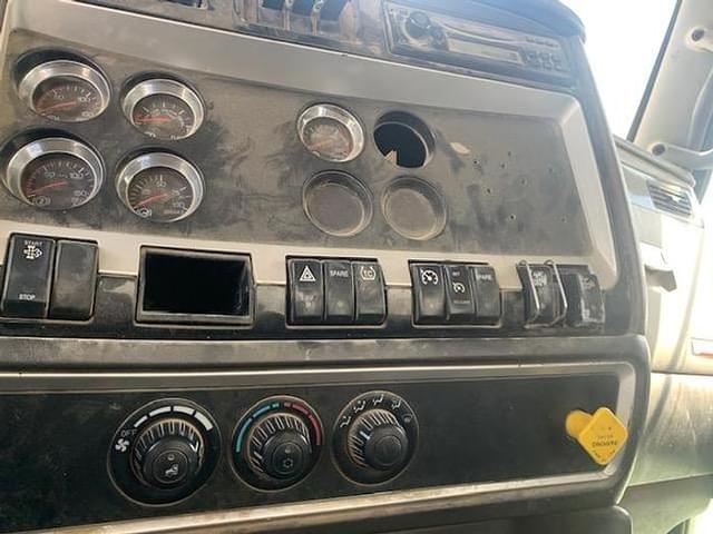 Image of Kenworth T800 equipment image 4