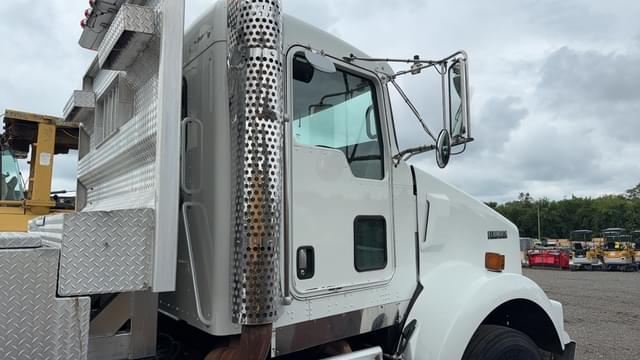 Image of Kenworth T800 equipment image 4