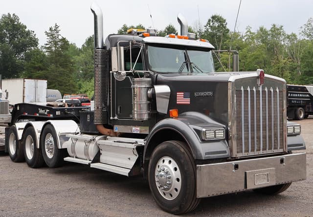 Image of Kenworth W900 equipment image 4