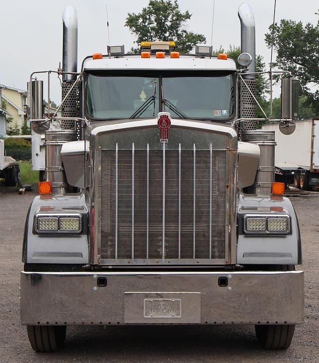 Image of Kenworth W900 equipment image 3