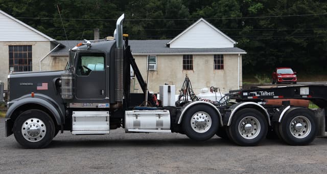 Image of Kenworth W900 equipment image 1