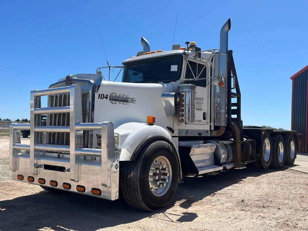 Main image Kenworth W900