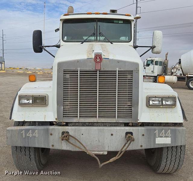 Image of Kenworth W900 equipment image 1