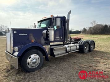 Main image Kenworth W900