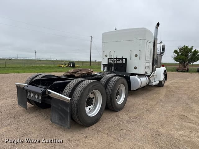 Image of Kenworth W900 equipment image 4