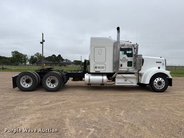Image of Kenworth W900 equipment image 3