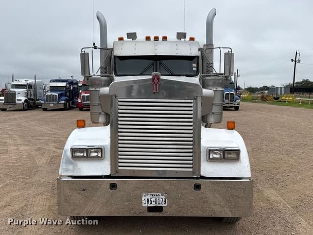 Image of Kenworth W900 equipment image 1