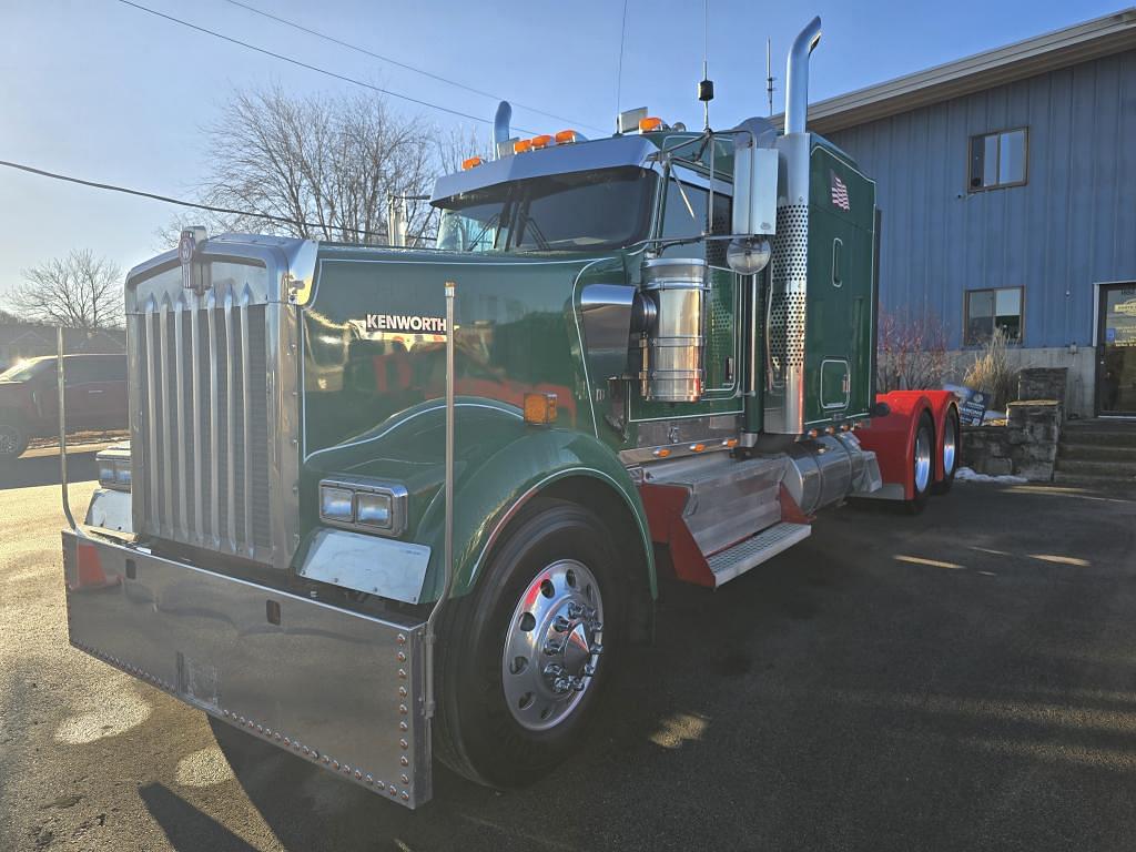 Image of Kenworth W900 Primary image