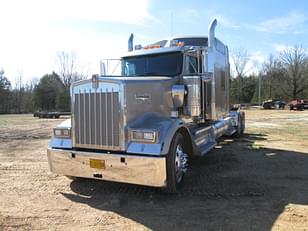 Main image Kenworth W900