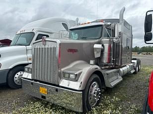 Main image Kenworth W900