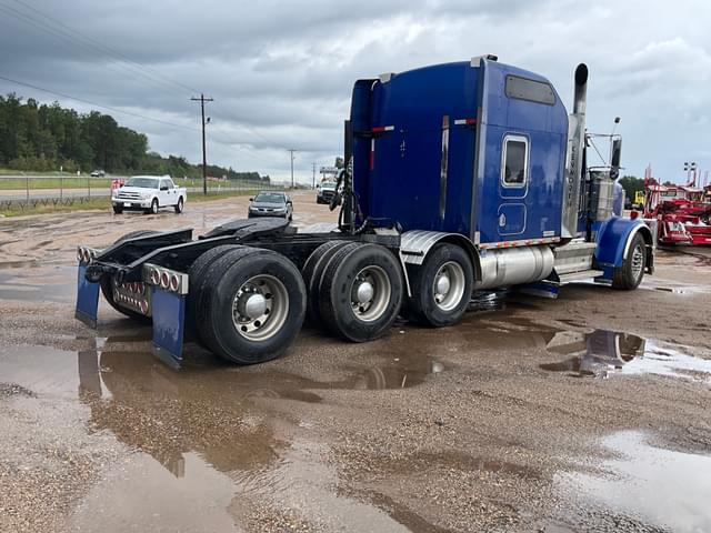 Image of Kenworth W900 equipment image 4