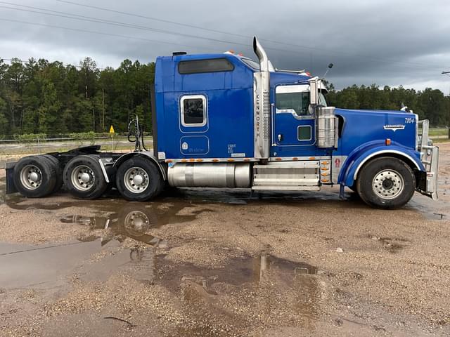 Image of Kenworth W900 equipment image 3