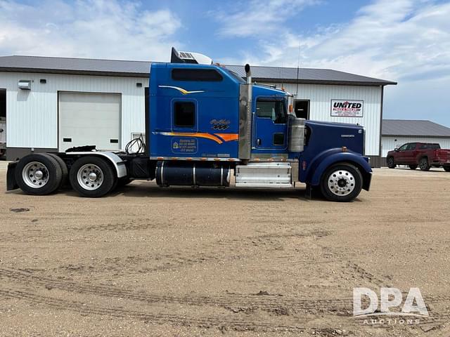 Image of Kenworth W900 equipment image 4