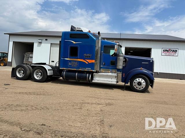 Image of Kenworth W900 equipment image 3