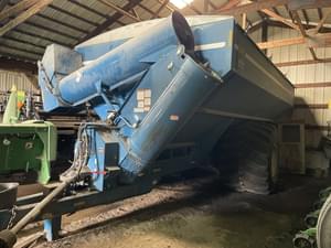 2008 Kinze 1050 Image