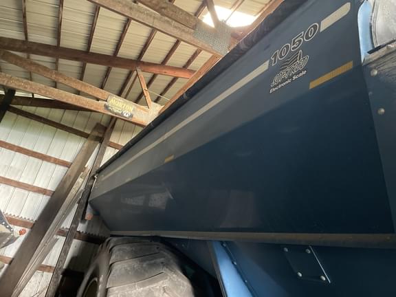 Image of Kinze 1050 equipment image 4