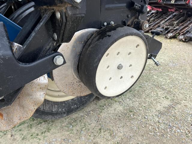 Image of Kinze 3000 equipment image 3