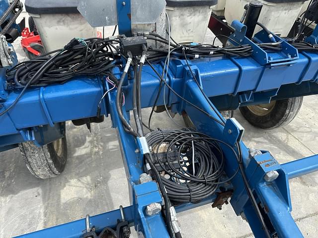 Image of Kinze 3000 equipment image 2