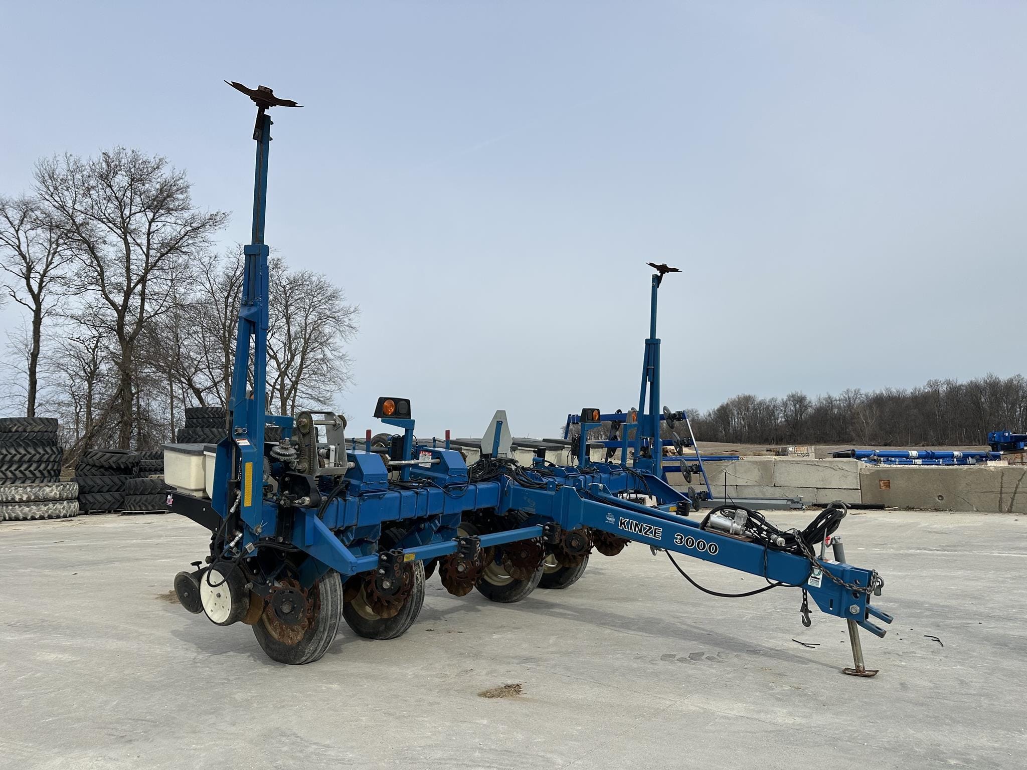 2008 Kinze 3000 Equipment Image0