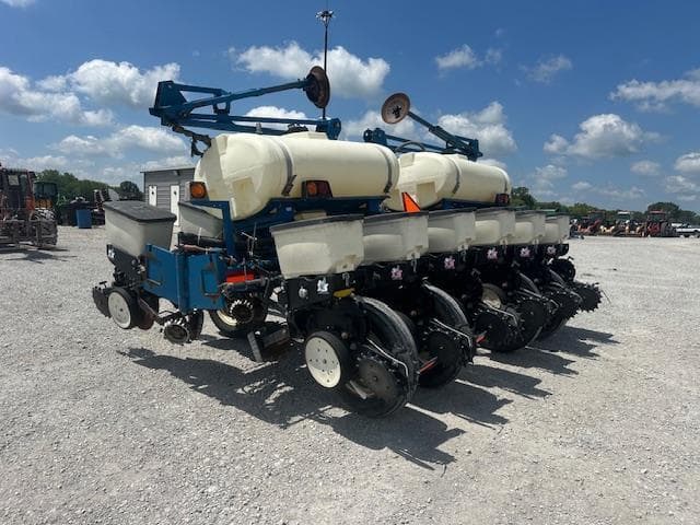 Image of Kinze 3200 equipment image 2