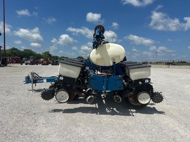 Image of Kinze 3200 equipment image 1