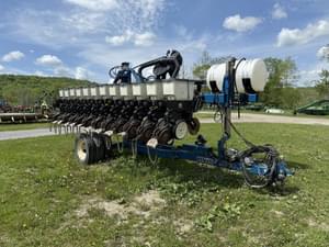 2008 Kinze 3400 Image