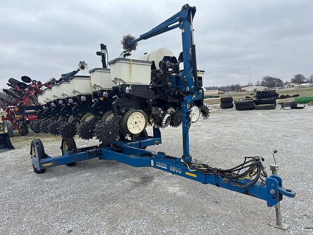 Image of Kinze 3500 equipment image 2