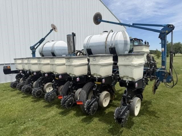 Image of Kinze 3500 equipment image 4