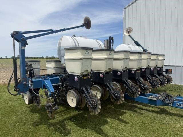 Image of Kinze 3500 equipment image 2