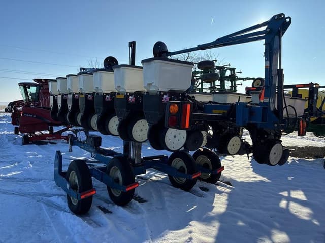 Image of Kinze 3500 equipment image 3