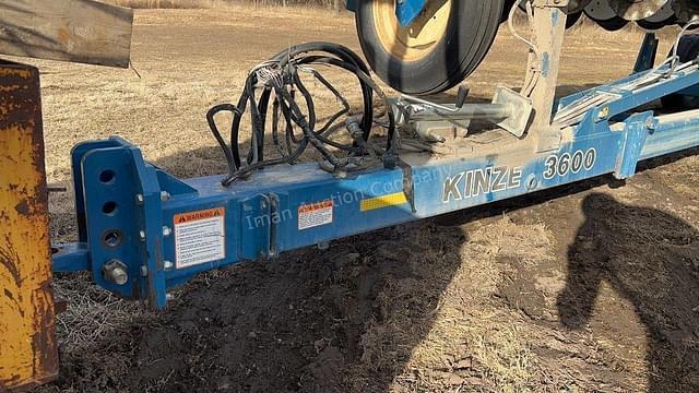 Image of Kinze 3600 equipment image 1